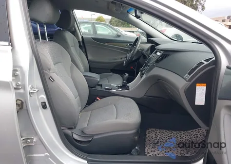 2012 Hyundai Sonata Hybrid z USA, uszkodzony, nr VIN KMHEC4A49CA026192